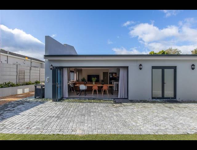 3 BEDROOM PROPERTY TO RENT IN CONSTANTIA